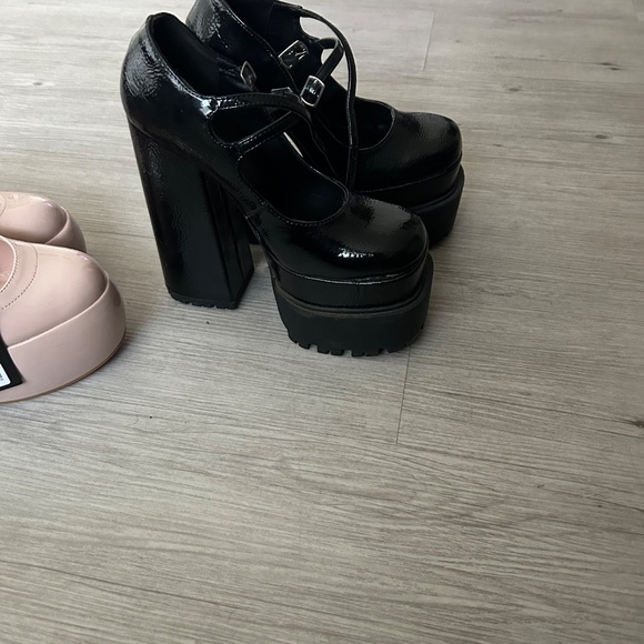 Platform shoes - Picture 2 of 3